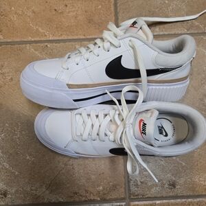 Nike Women's Court Legacy Lift Shoes